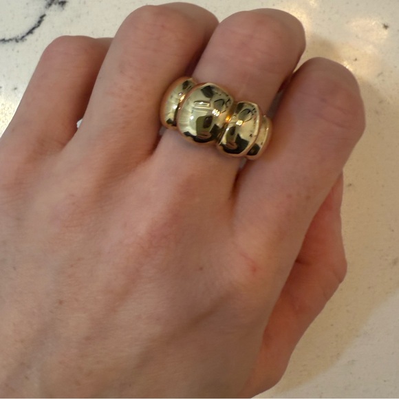 Size 6 Mejuri Puffy Charlotte Ring in Gold Vermeil - Picture 3 of 5